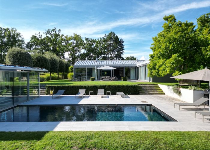 Contemporary villa