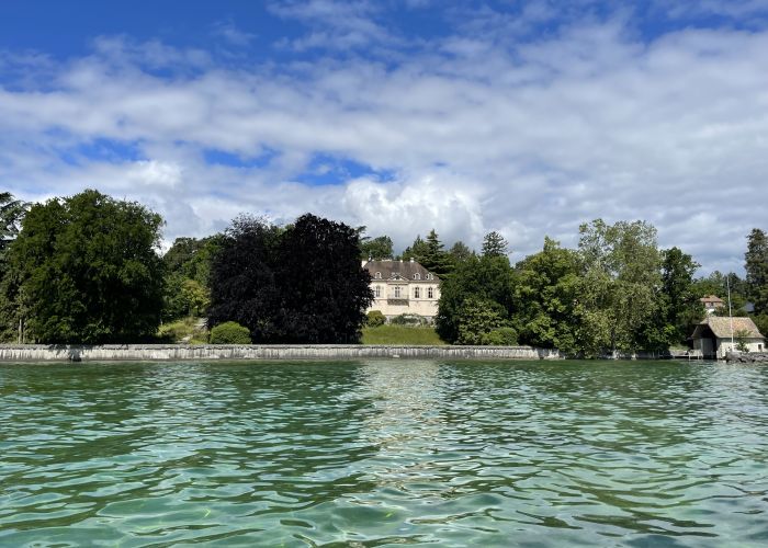 Propriété historique pieds dans l'eau